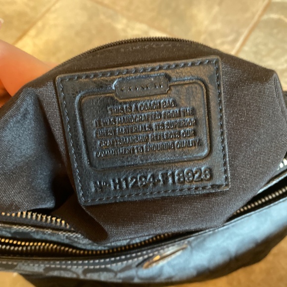 Coach Peyton crossbody silver grey black F18926 - Picture 3 of 3